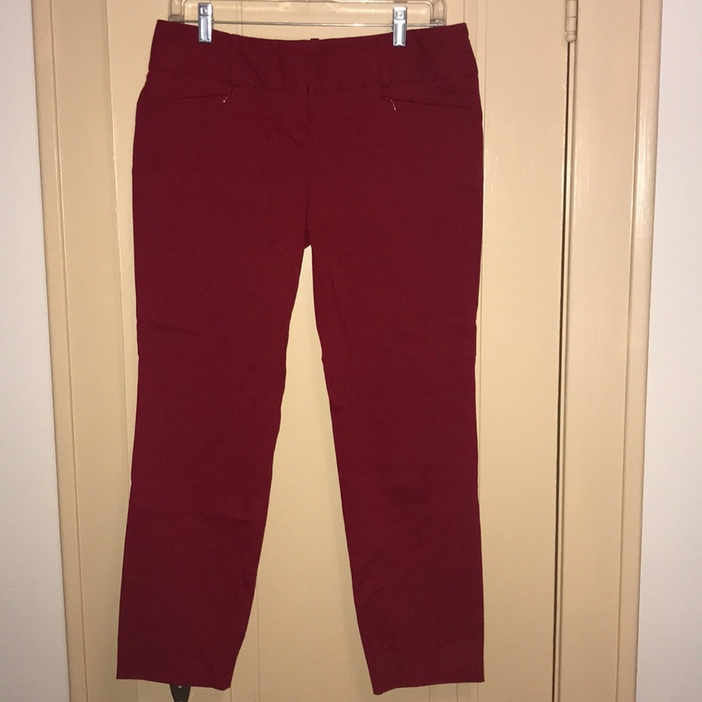 Signature Hook Front Ankle Pants in Red